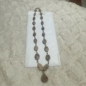 Chic Stone Necklace in Gray Tones